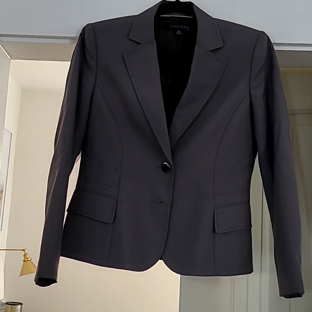 Grey blazer